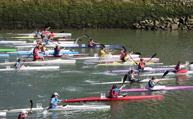 La BBKayak llena la ría de piraguas