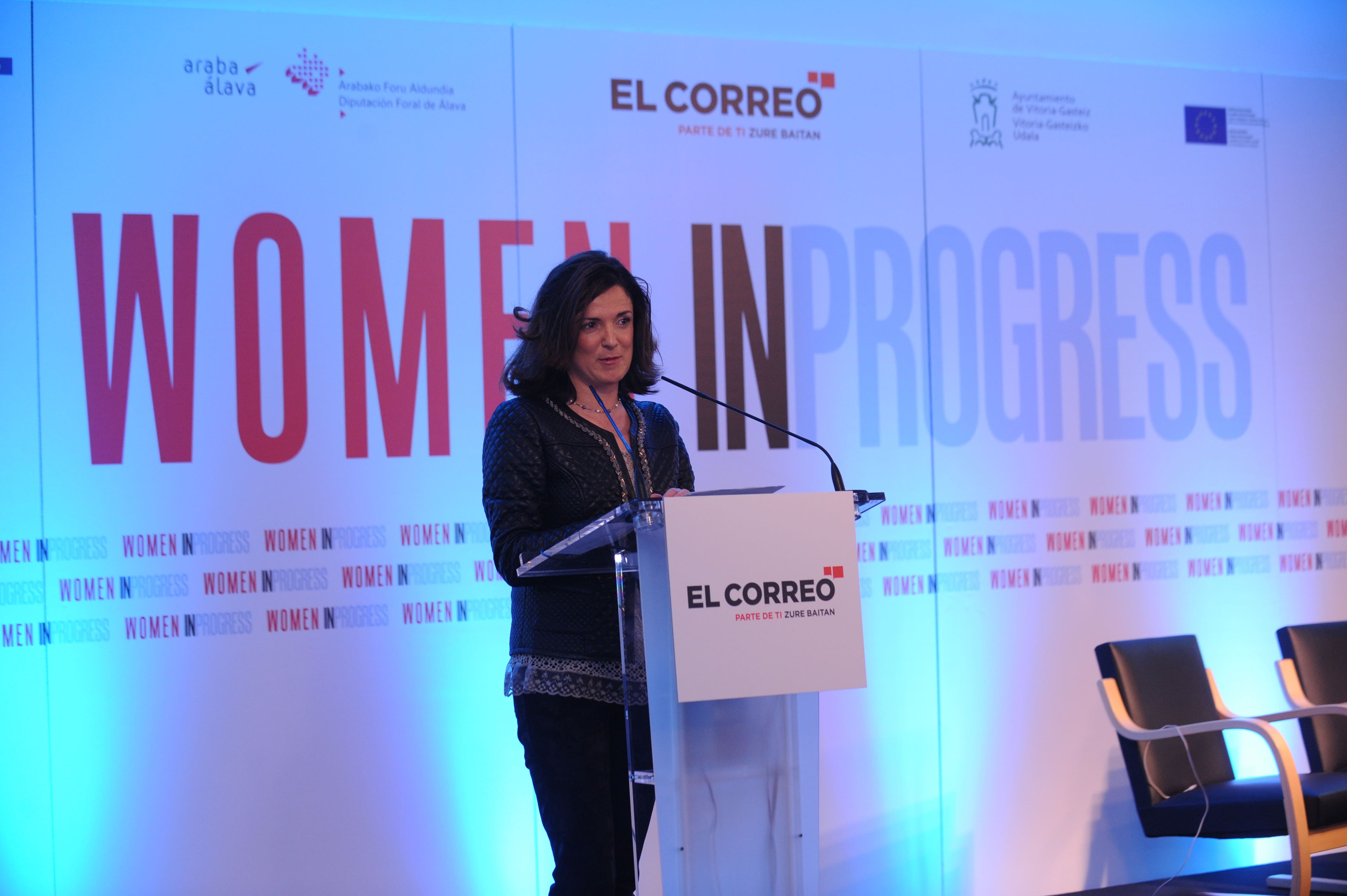 La consejera de Empleo y Políticas Sociales, Beatriz Artolazabal, esta mañana en el Artium. / Igor Aizpuru La consejera de Empleo y Políticas Sociales, Beatriz Artolazabal, esta mañana en el Artium. / Igor Aizpuru