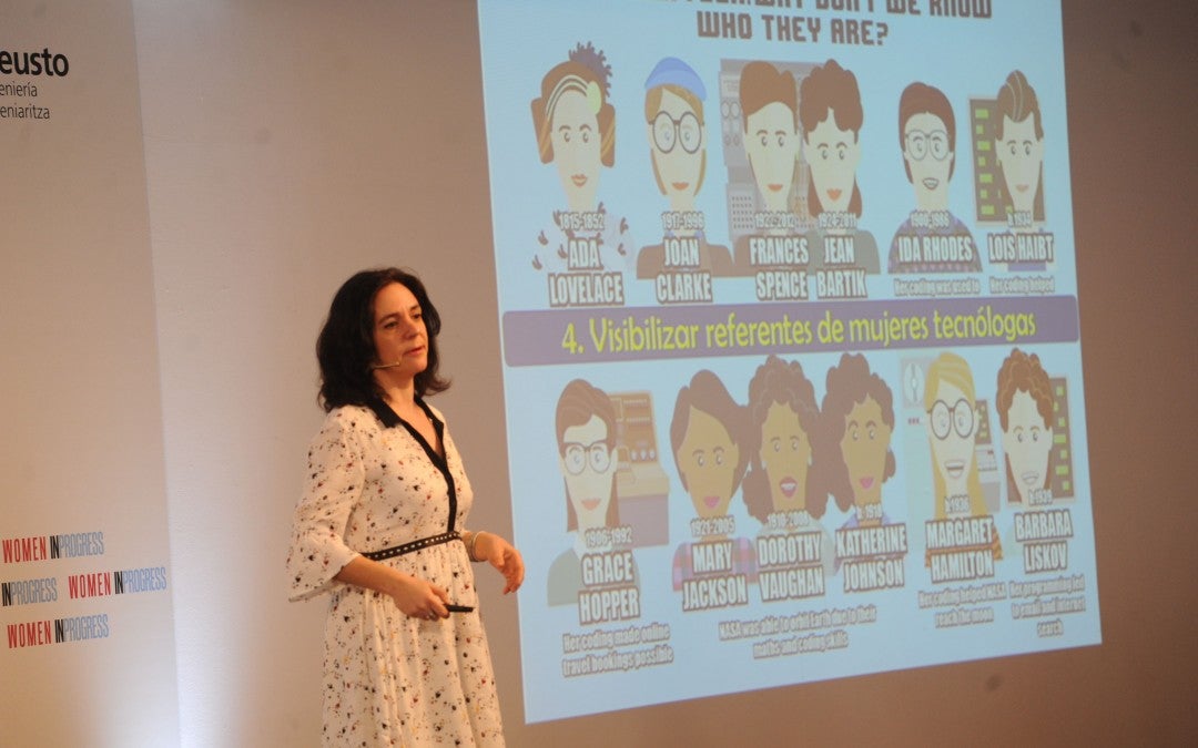 Mª Luz Guenaga: «Es muy difícil acabar con los estereotipos»